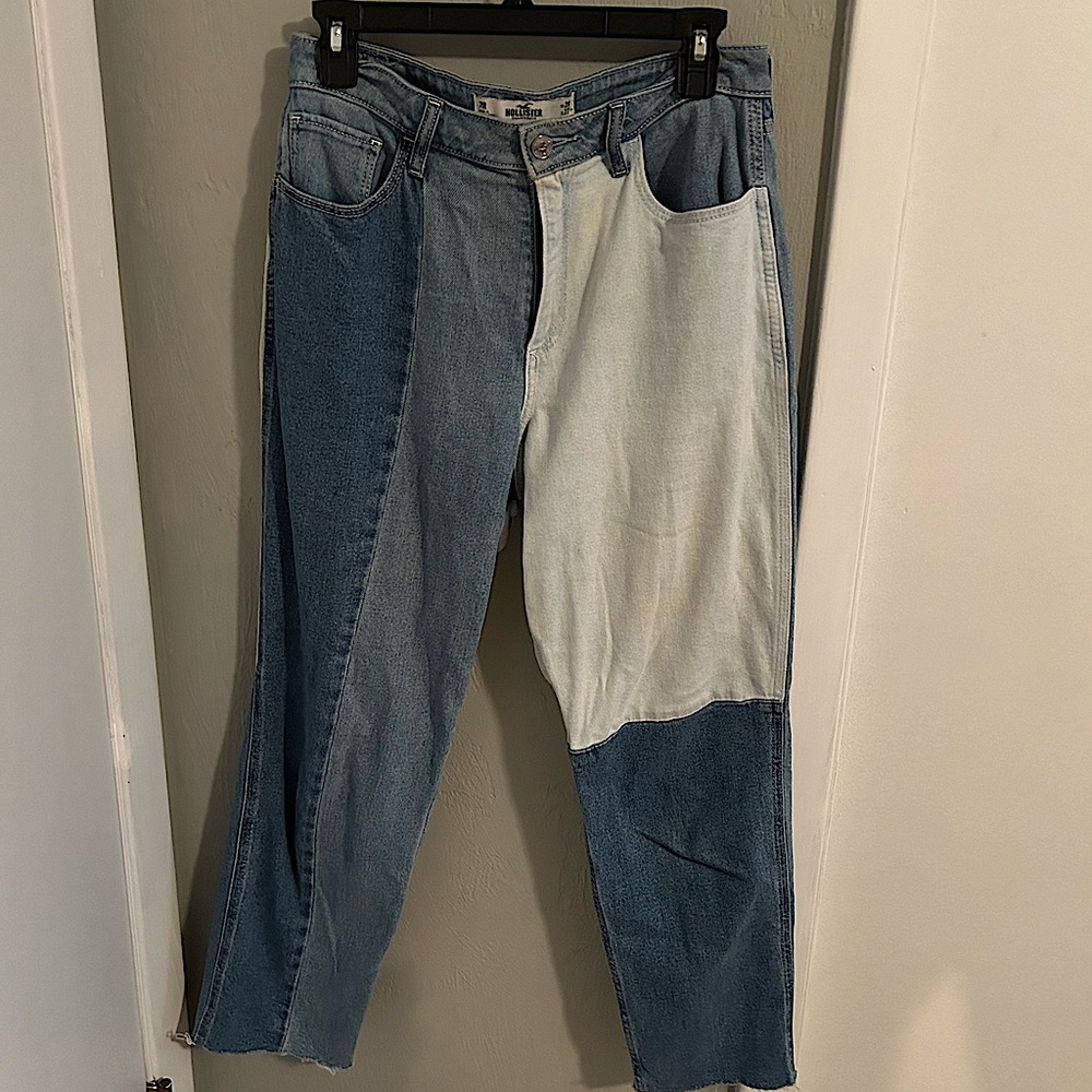 Hollister Curvy High-Rise Mom Jean